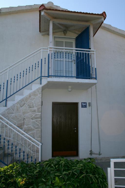 Apartments Mediterraneo Kaprije Esterno foto