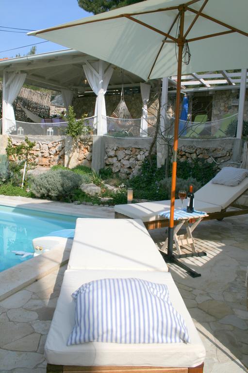 Apartments Mediterraneo Kaprije Esterno foto
