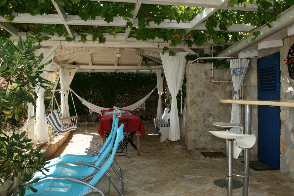 Apartments Mediterraneo Kaprije Esterno foto