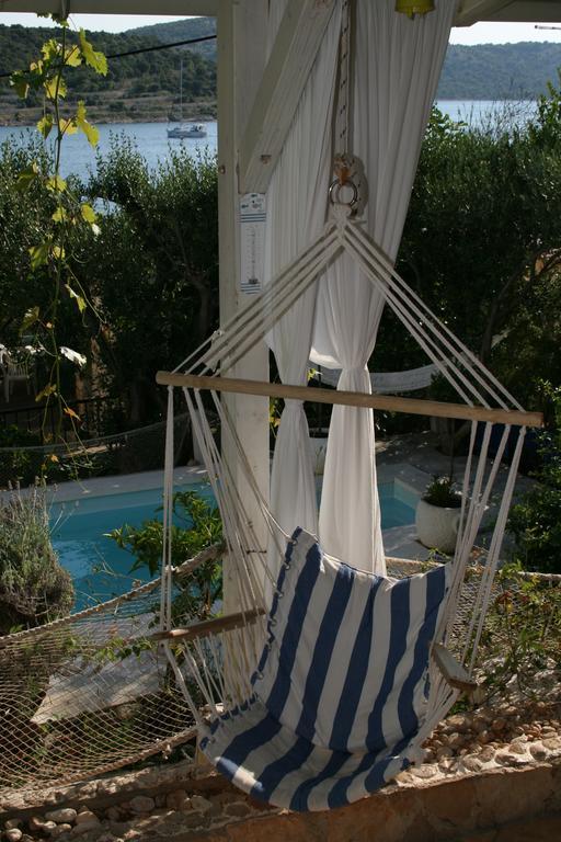 Apartments Mediterraneo Kaprije Esterno foto