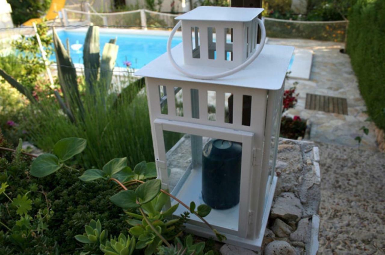 Apartments Mediterraneo Kaprije Esterno foto